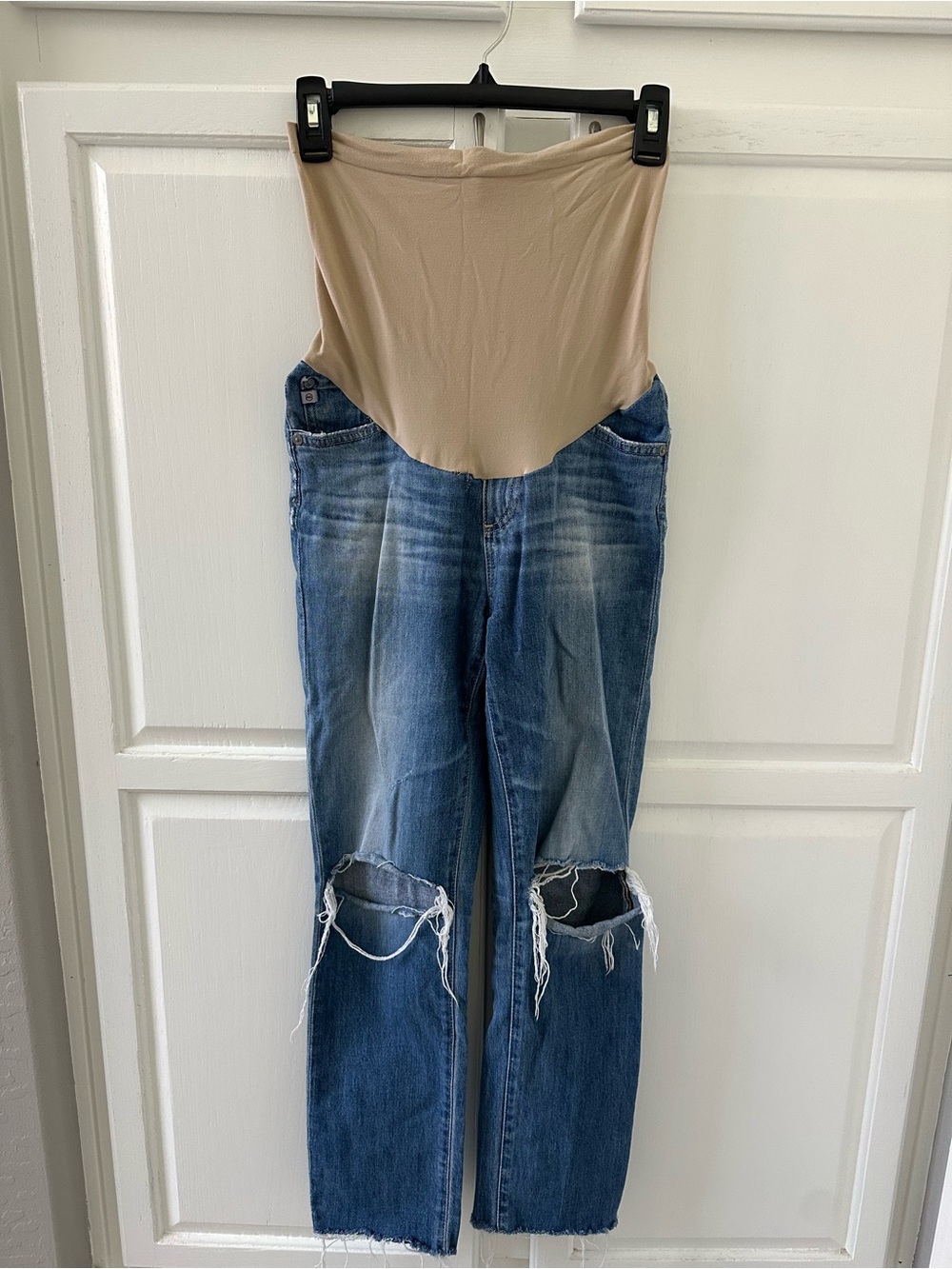 Distressed maternity jeans
